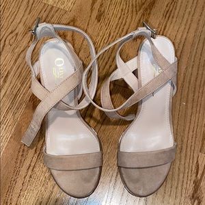 Size 7 nude block heels